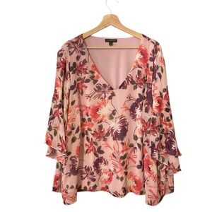 Lane Bryant Women's Floral V-Neck Blouse 26/28 3X Pink Purple bell sleeves EUC